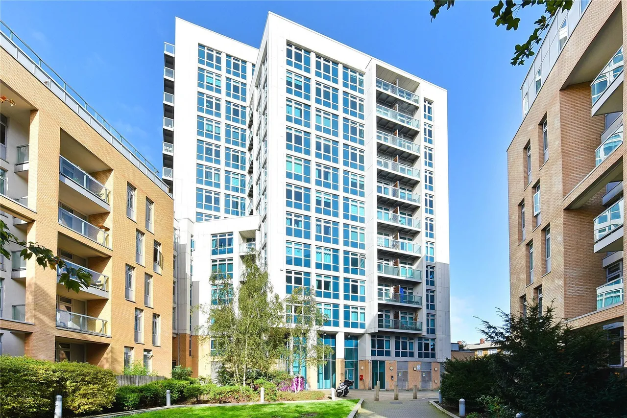 1 bed flat for sale, Ross Way, London, E14