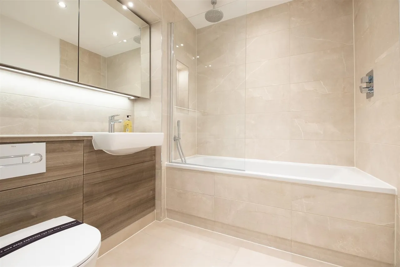 Garnet Place, West Drayton, UB7, photo 5