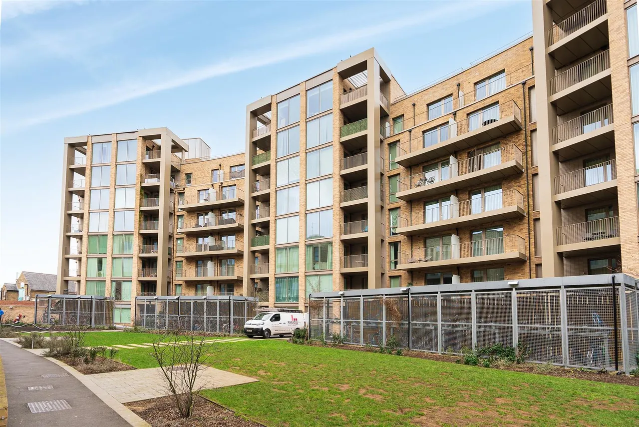 Garnet Place, West Drayton, UB7, photo 20