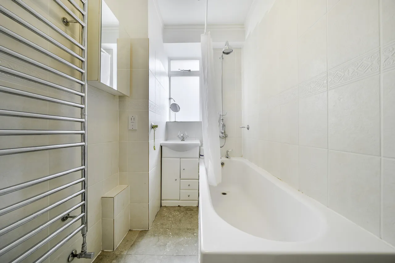 Southampton Row, London, WC1B, photo 5