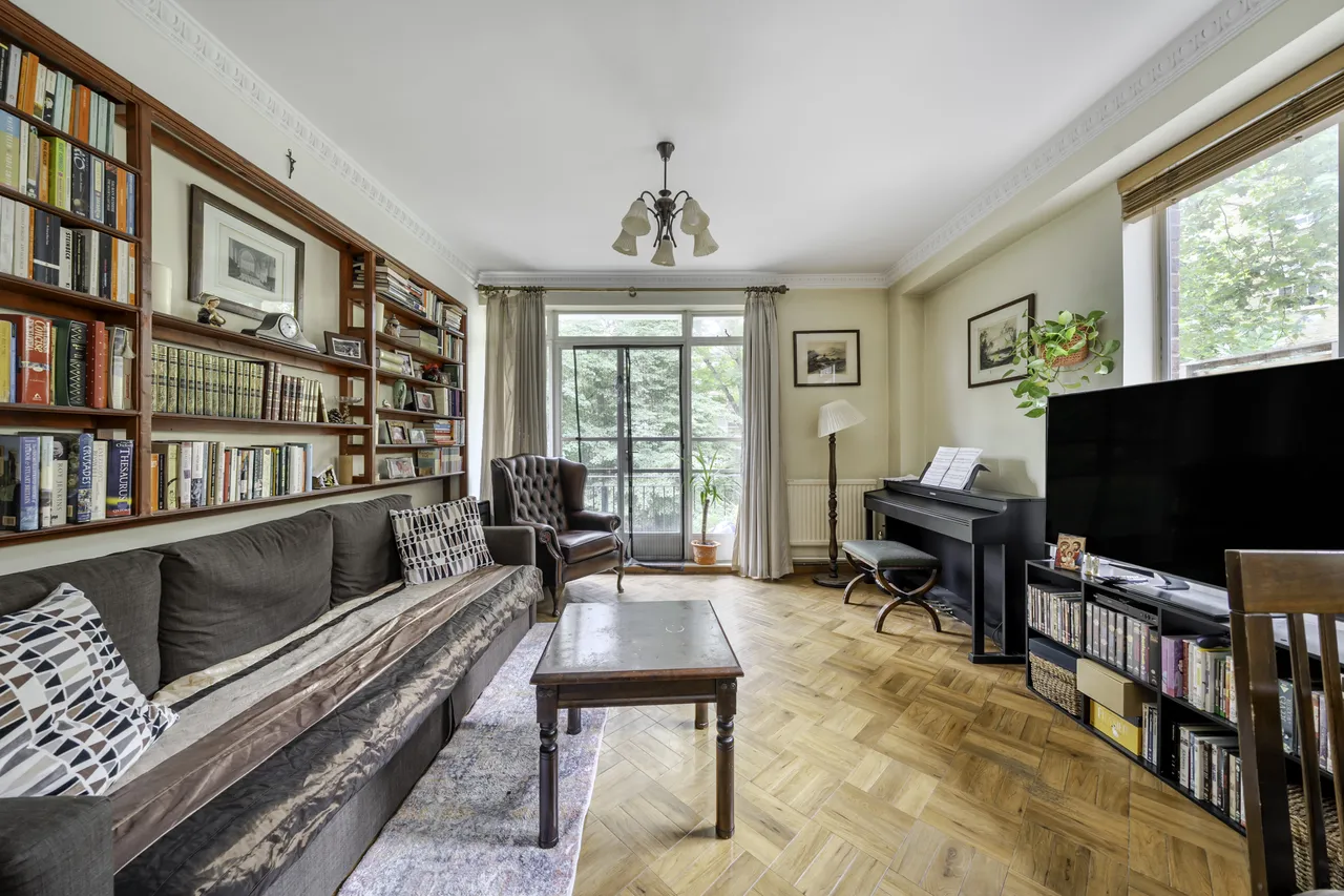 Southampton Row, London, WC1B, photo 2