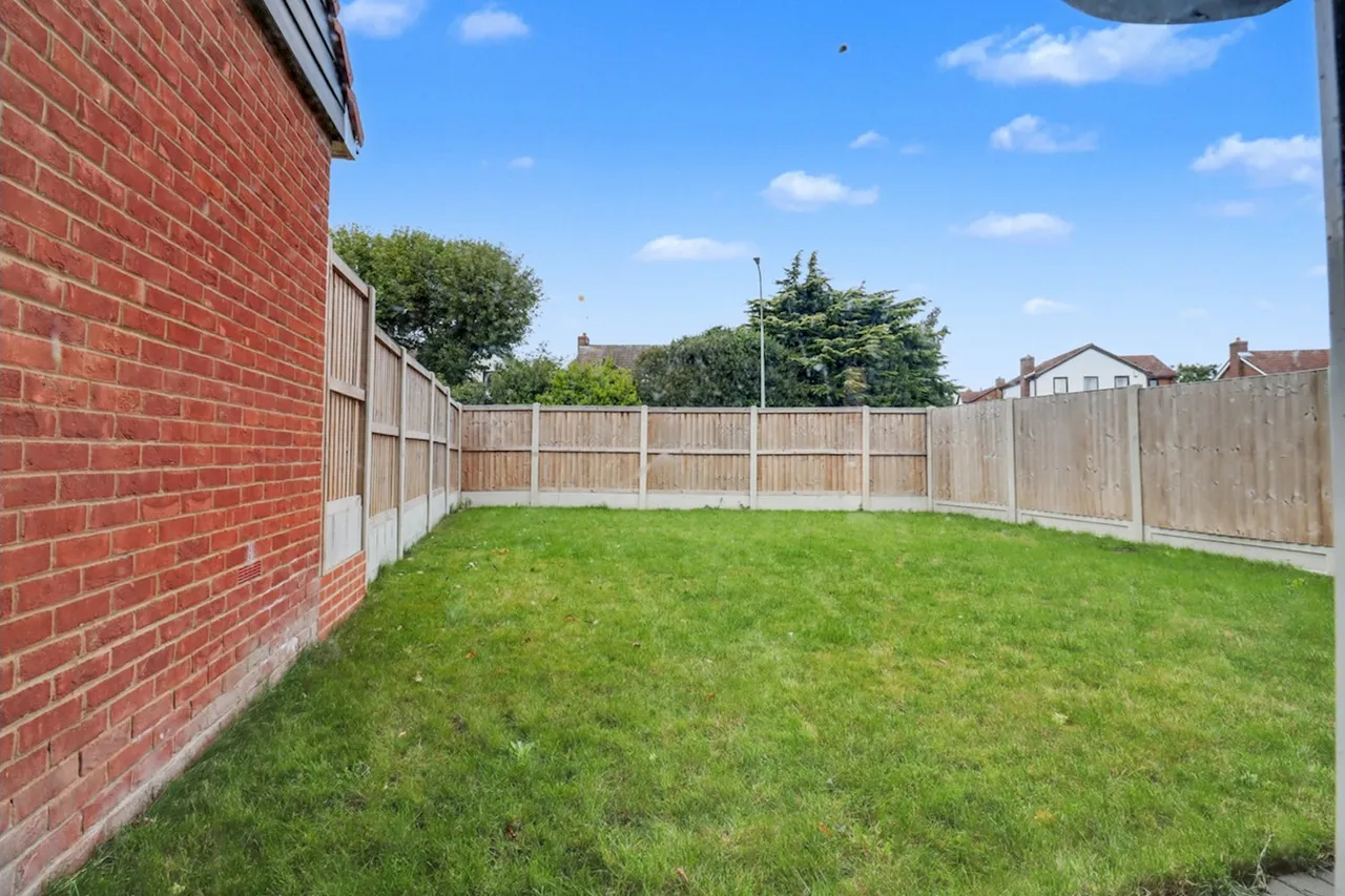 Fairview Crescent, Rayleigh, SS6, photo 13