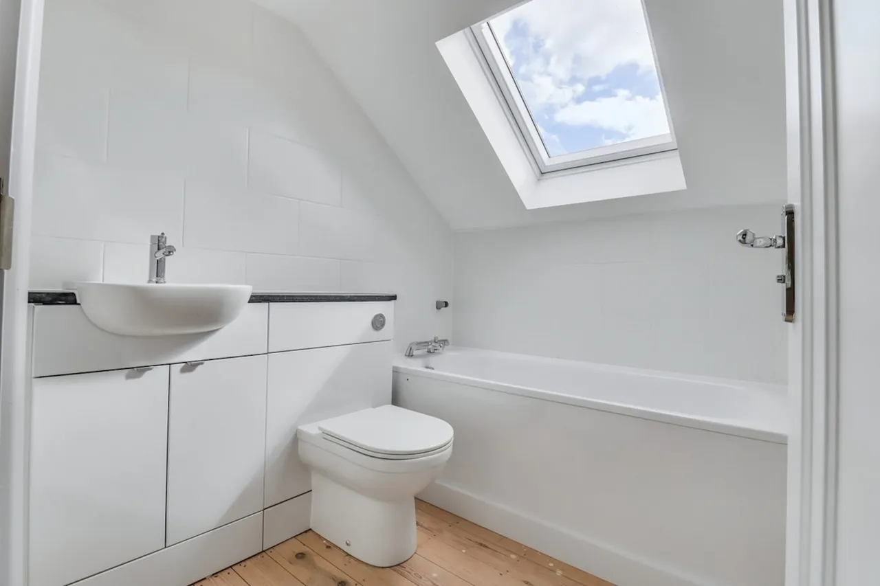 Fairview Crescent, Rayleigh, SS6, photo 12