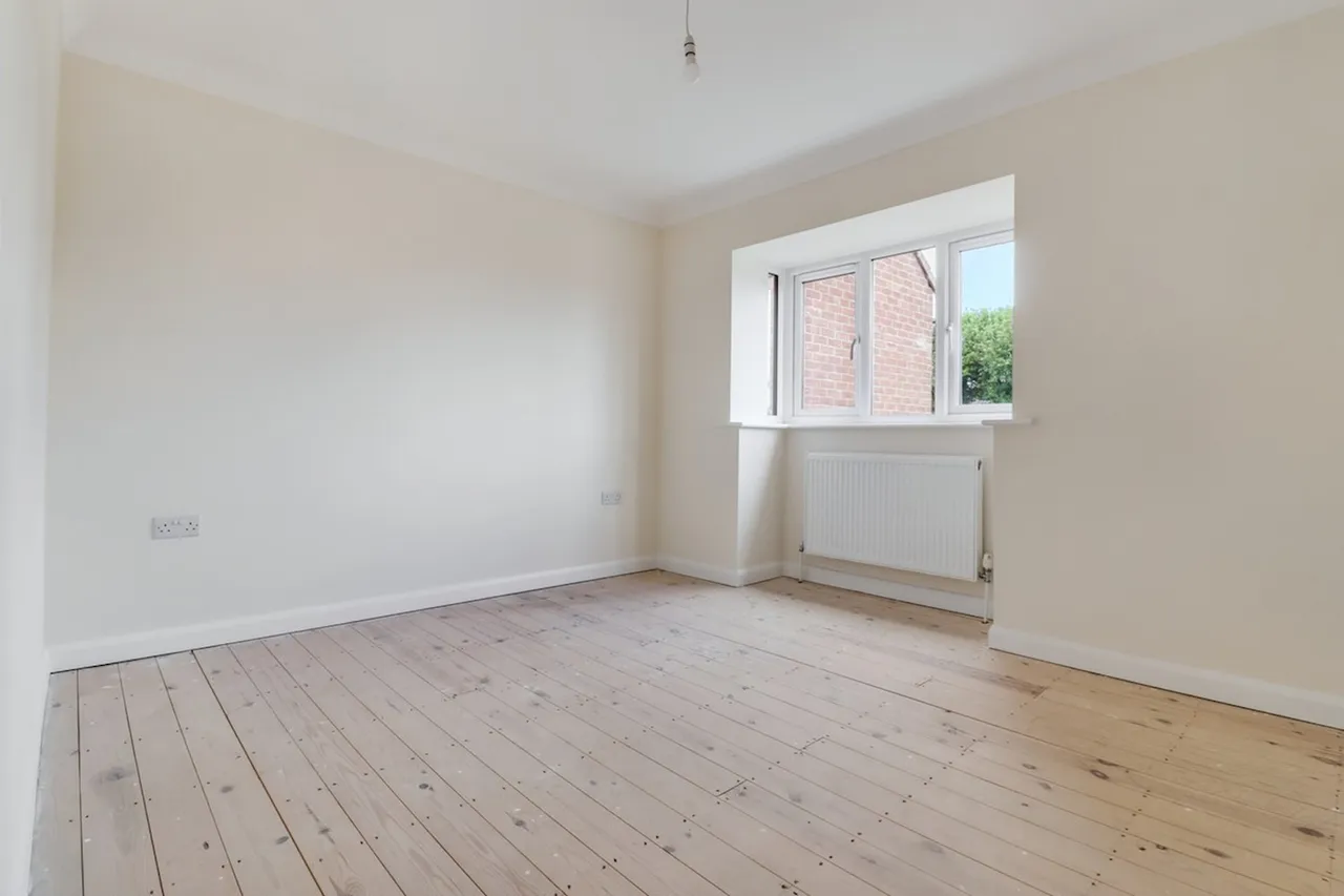 Fairview Crescent, Rayleigh, SS6, photo 10
