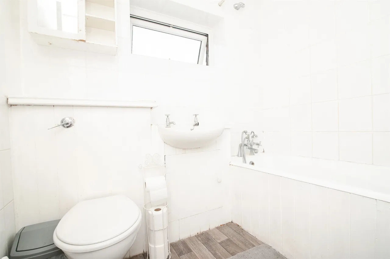 Ash Close, Eastbourne, BN22, photo 11
