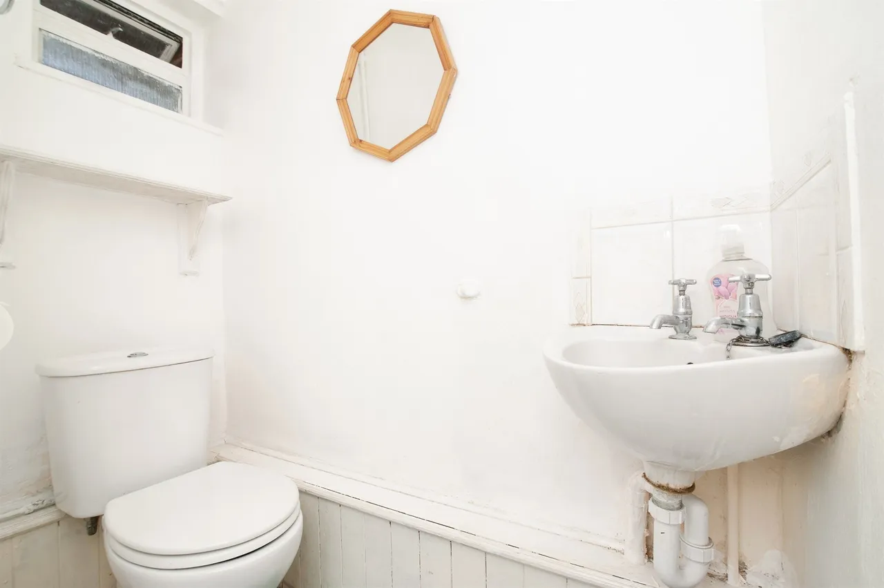 Ash Close, Eastbourne, BN22, photo 12