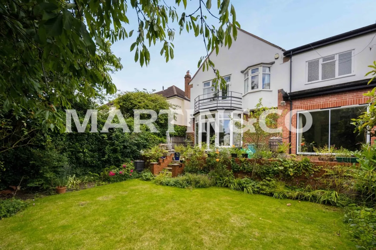 Ellesmere Close, Wanstead, photo 4