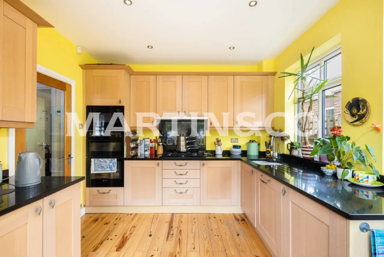 Ellesmere Close, Wanstead, photo 9