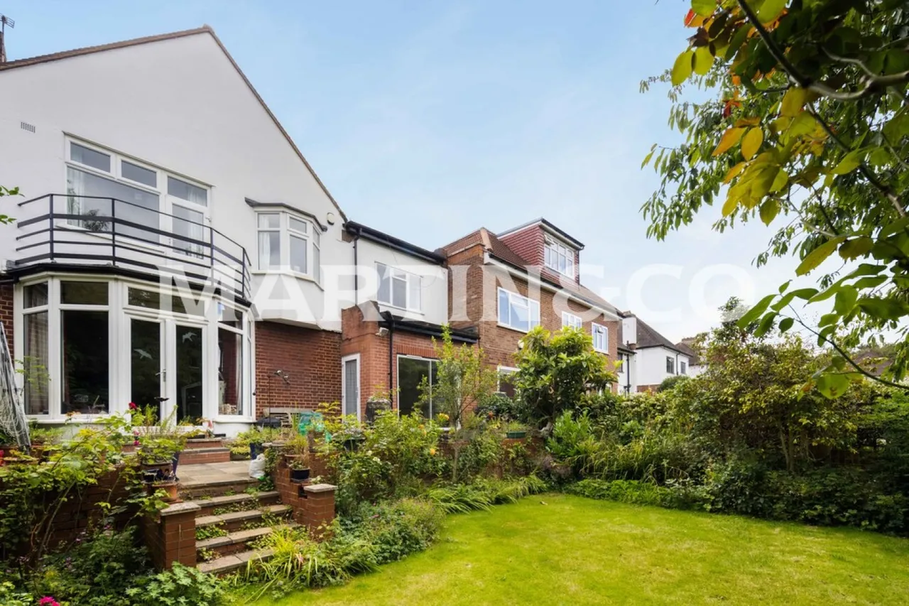 Ellesmere Close, Wanstead, photo 3