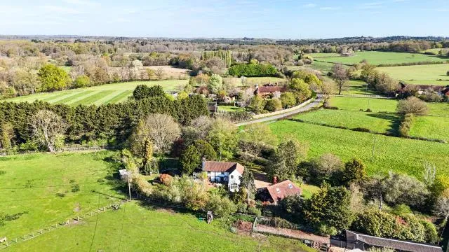 Old Chertsey Road, Chobham, GU24, photo 6