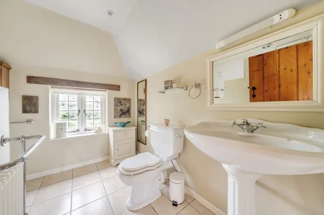 Old Chertsey Road, Chobham, GU24, photo 23