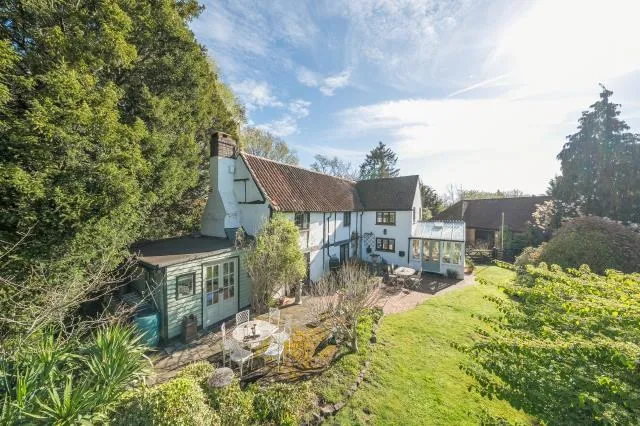 Old Chertsey Road, Chobham, GU24, photo 4