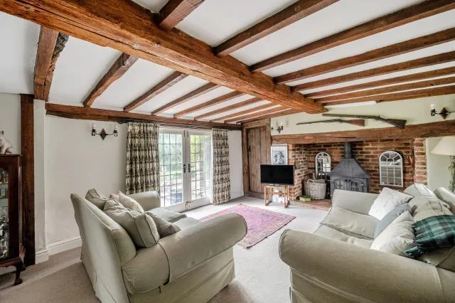 Old Chertsey Road, Chobham, GU24, photo 5
