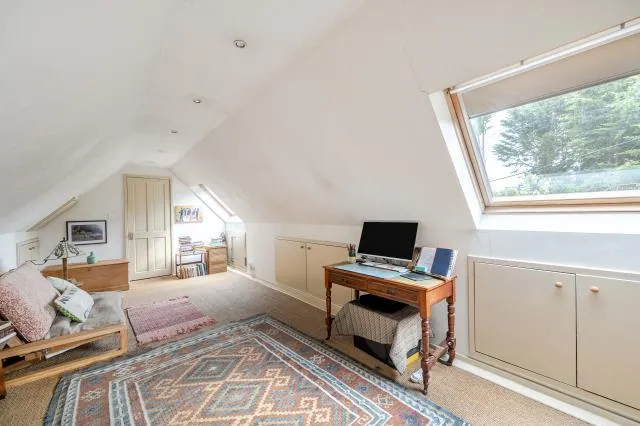 Old Chertsey Road, Chobham, GU24, photo 21
