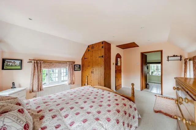 Old Chertsey Road, Chobham, GU24, photo 20