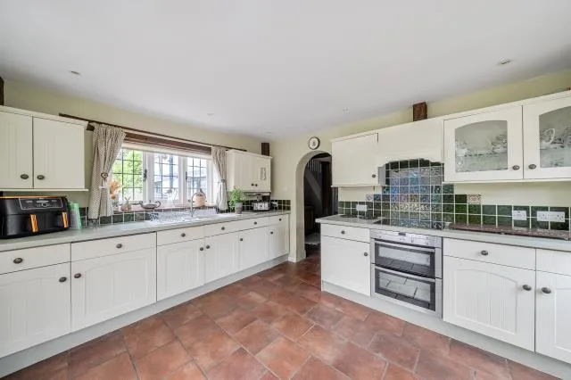 Old Chertsey Road, Chobham, GU24, photo 10
