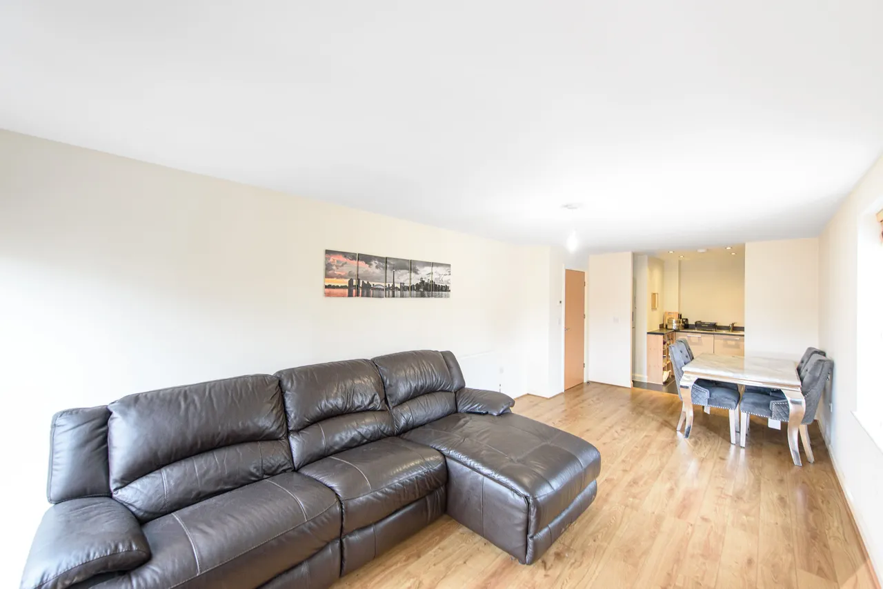 Flat 26, Harvil Court, London, photo 3