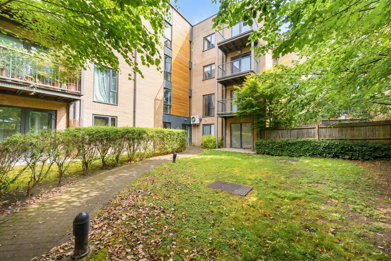 Flat 26, Harvil Court, London, photo 8