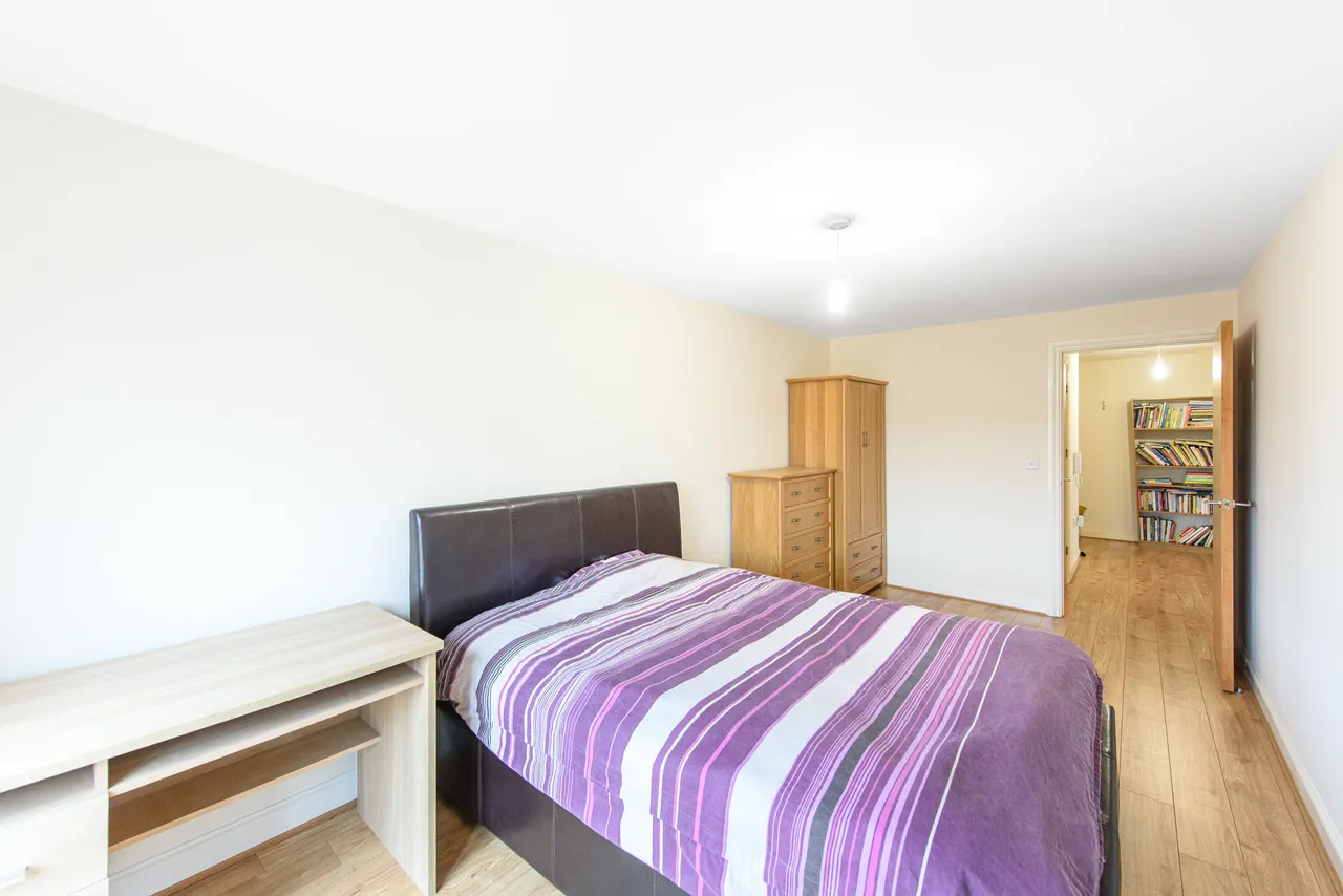 Flat 26, Harvil Court, London, photo 4