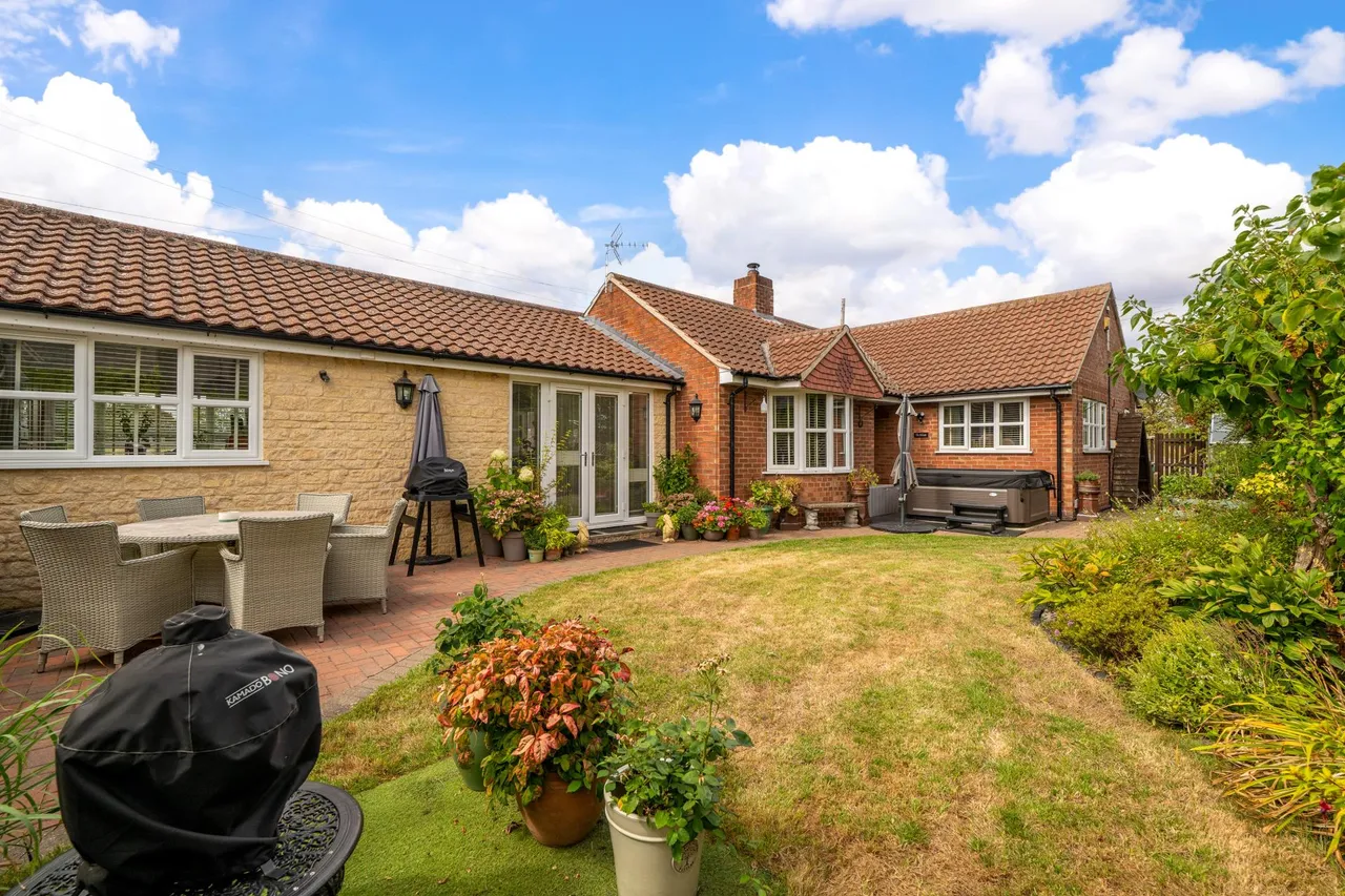 Main Street, Aunsby, NG34, photo 5