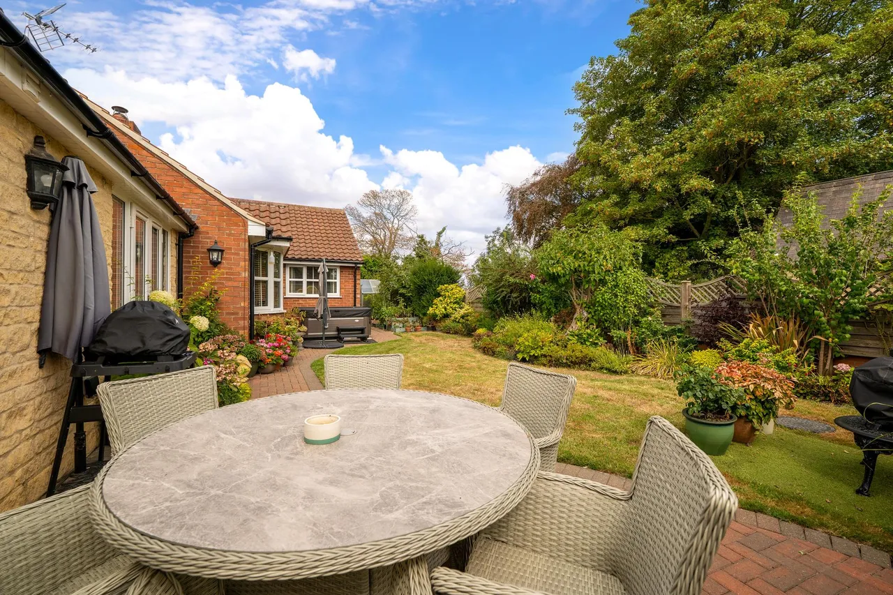 Main Street, Aunsby, NG34, photo 17