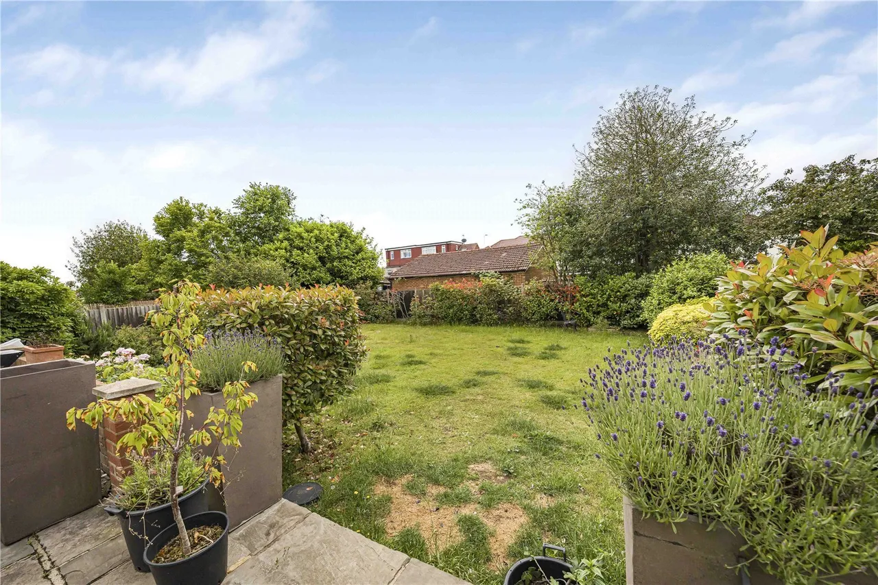 Hardwicke Avenue, Hounslow, TW5, photo 14