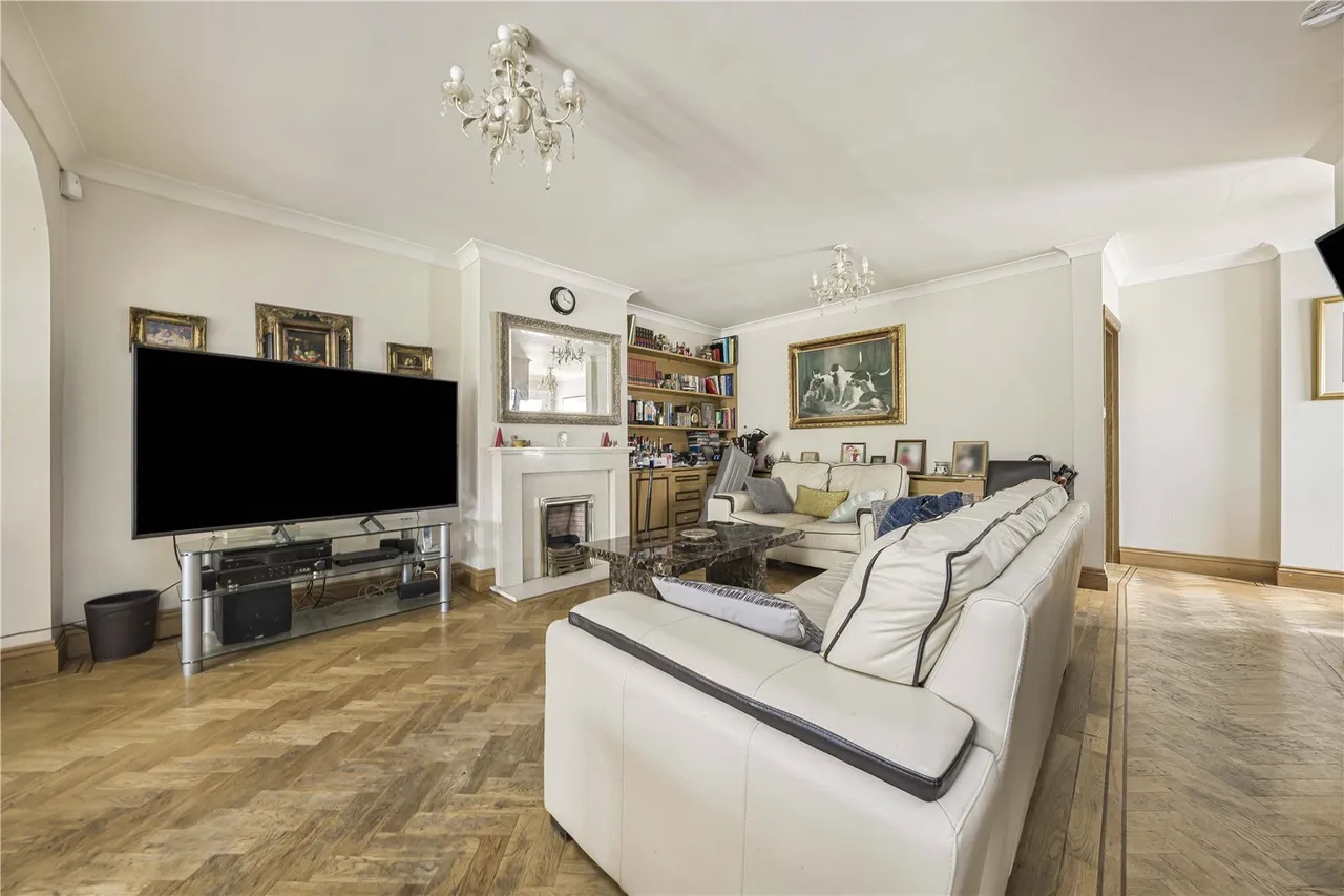 Hardwicke Avenue, Hounslow, TW5, photo 6