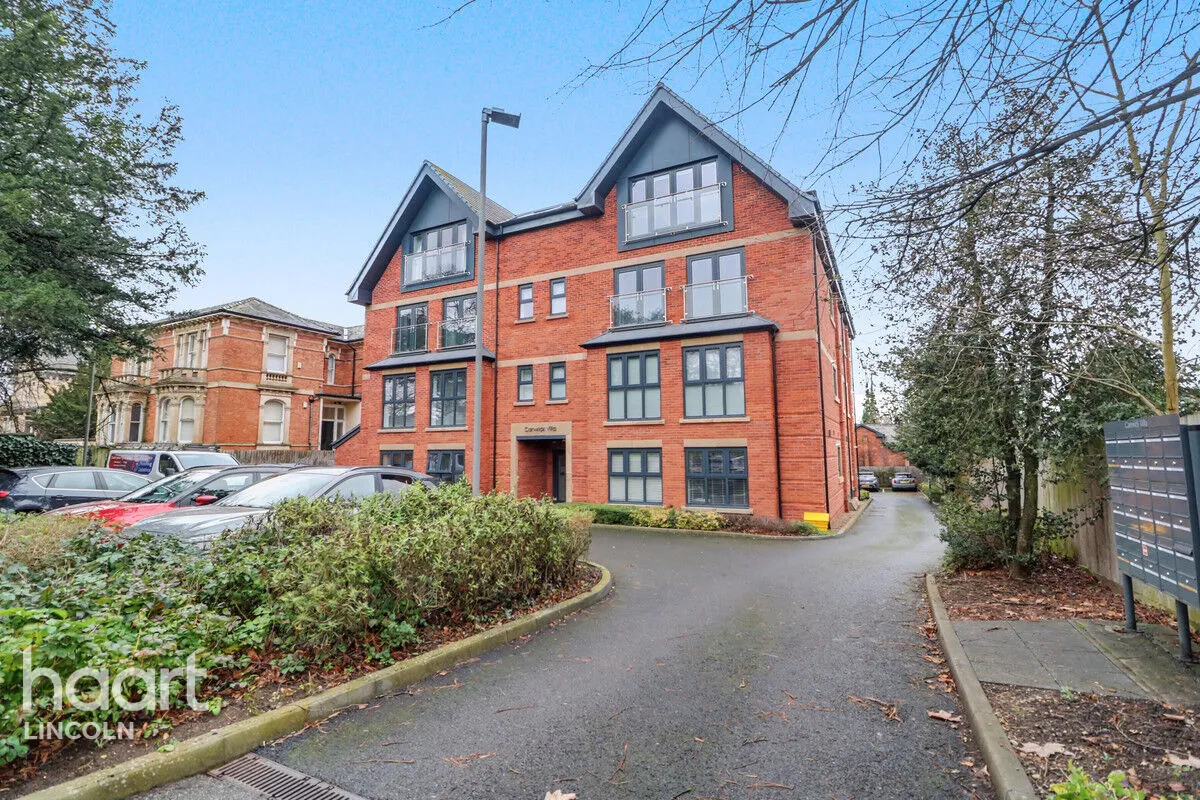 2 bed flat for sale, South Park, Lincoln, LN5
