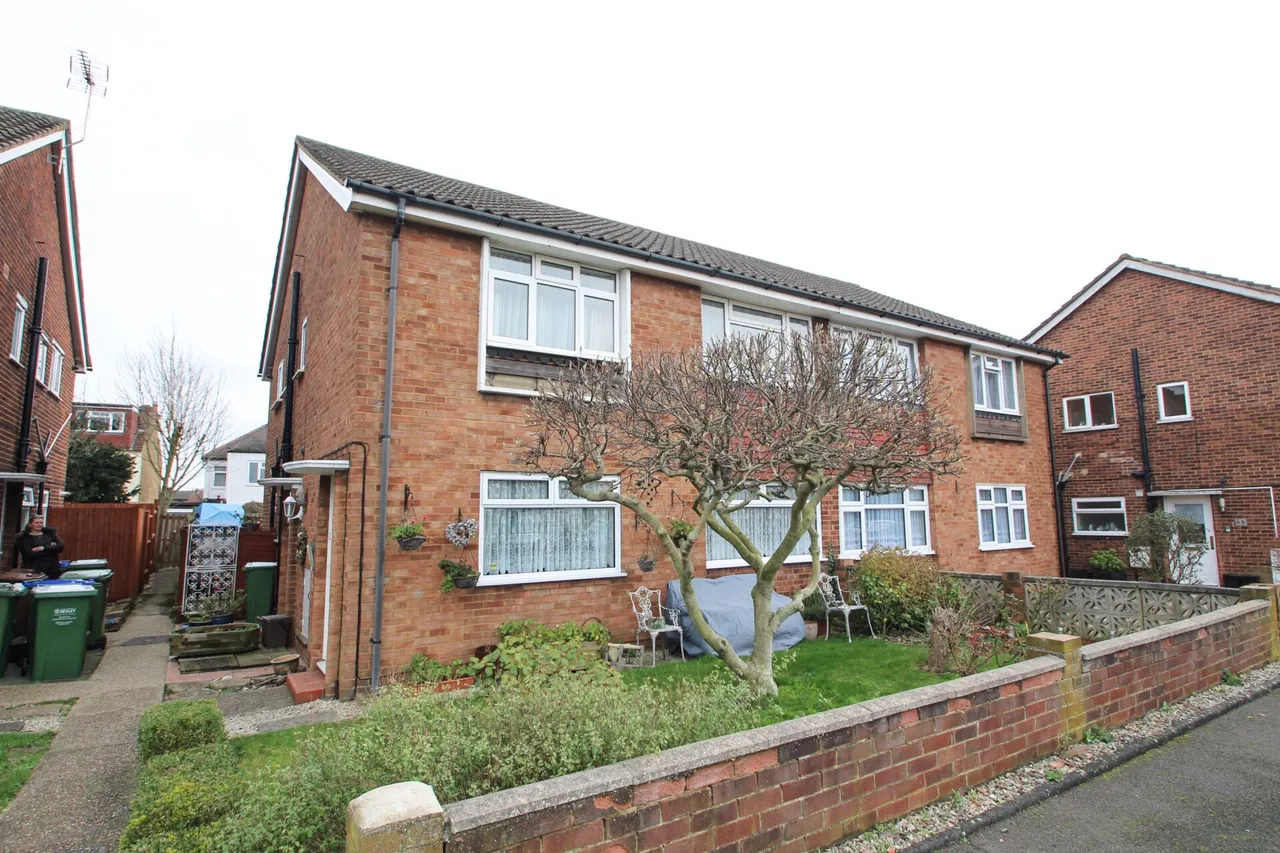 Barton Close, Bexleyheath, photo 2