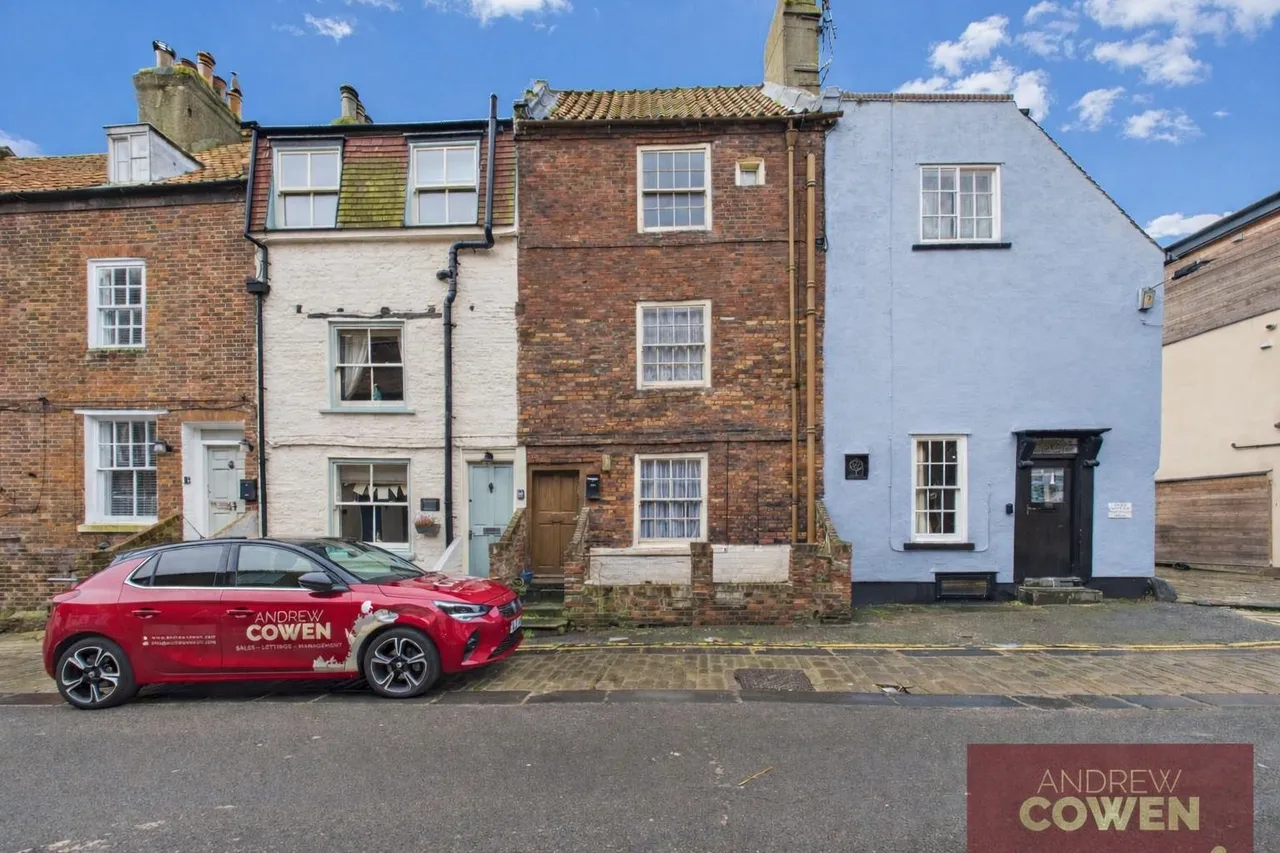 2 bed house for sale — Quay Street, Scarborough YO11 1PL