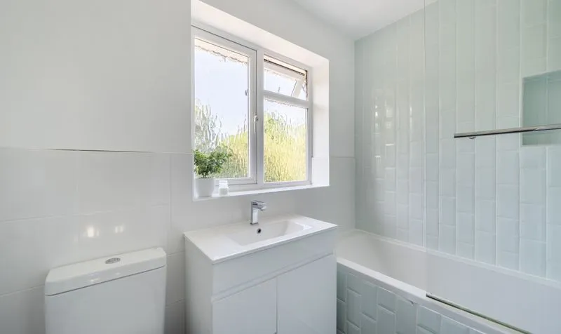 Old Court, Ashtead, KT21, photo 12