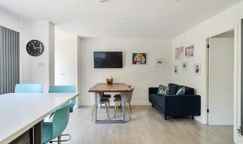 Old Court, Ashtead, KT21, photo 8