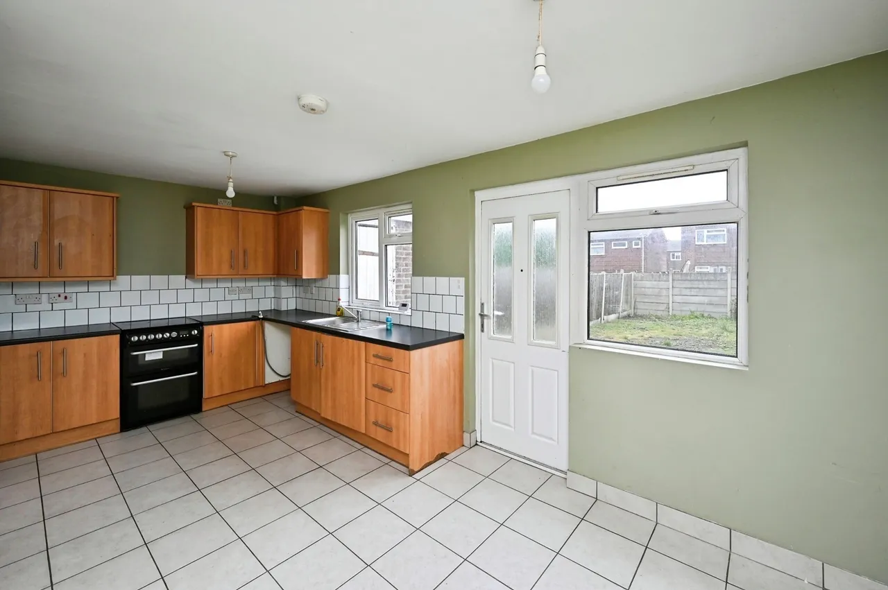 Poplar Avenue, Kirkby-in-Ashfield, Nottingham, Nottinghamshire, NG17, photo 4