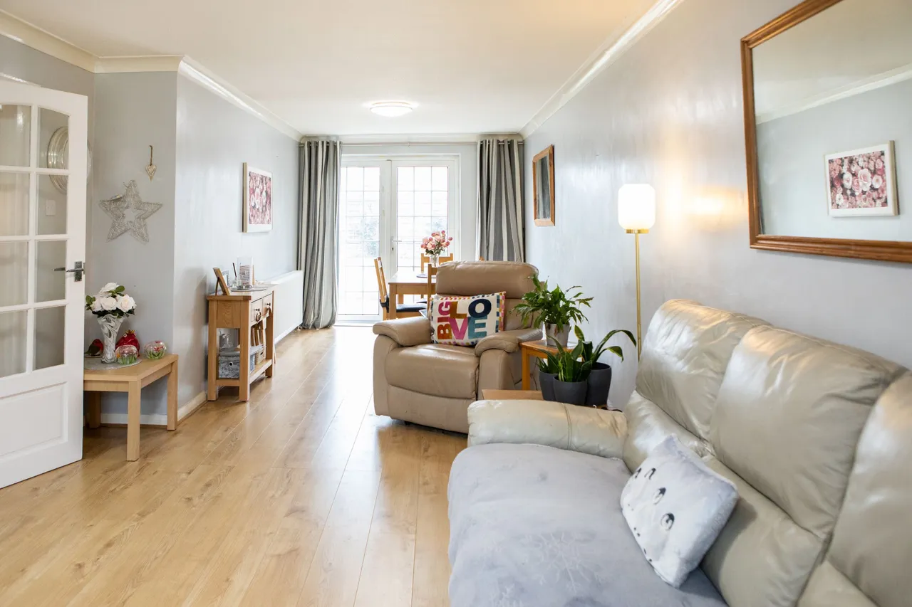 Dorchester Close, Cranbrook Drive, Maidenhead, Berkshire, photo 6