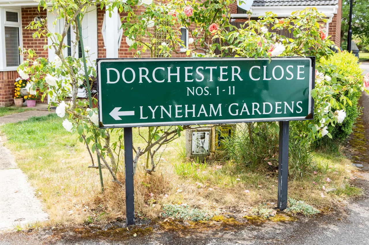 Dorchester Close, Cranbrook Drive, Maidenhead, Berkshire, photo 24