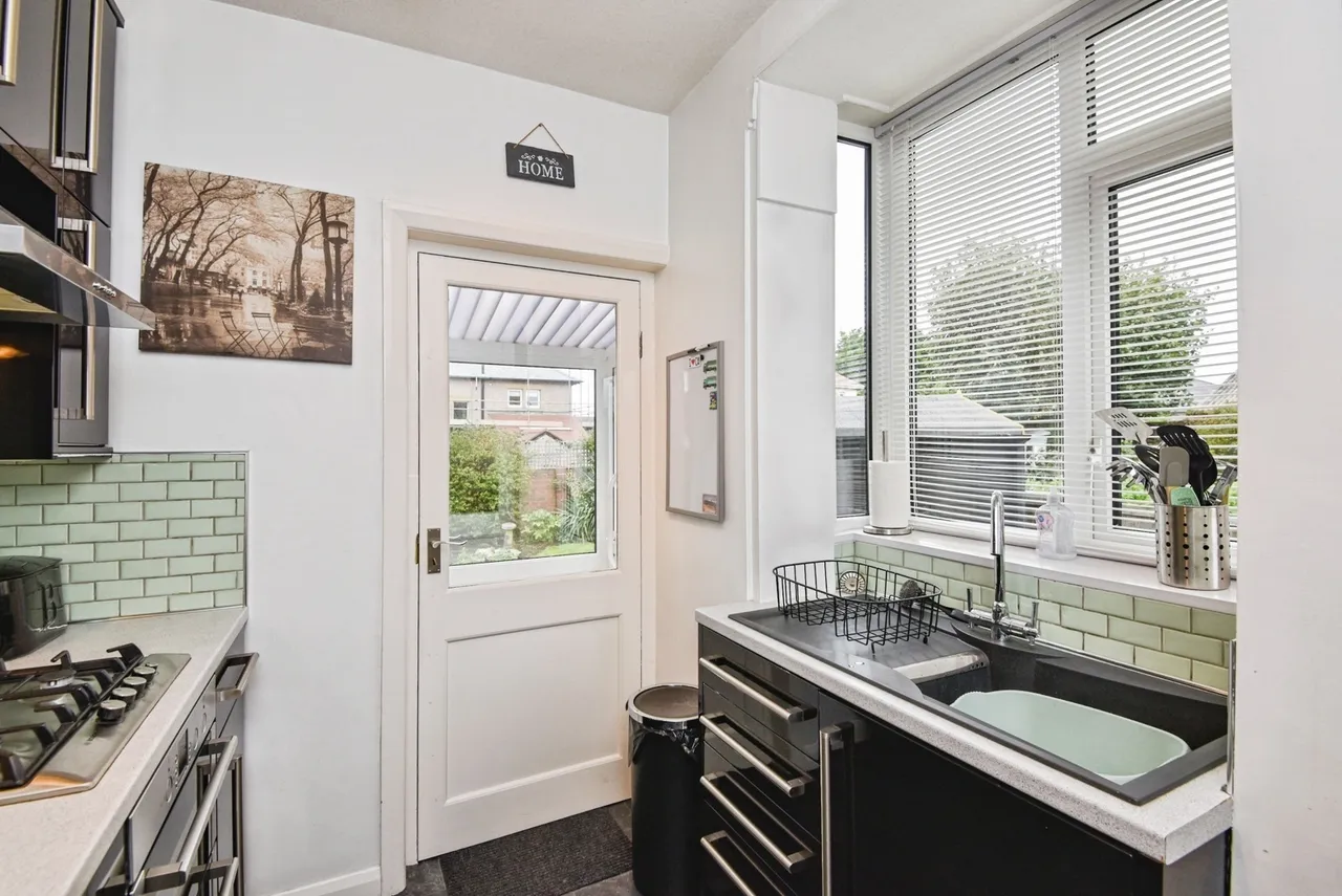 Knowlys Crescent, Heysham, LA3, photo 9
