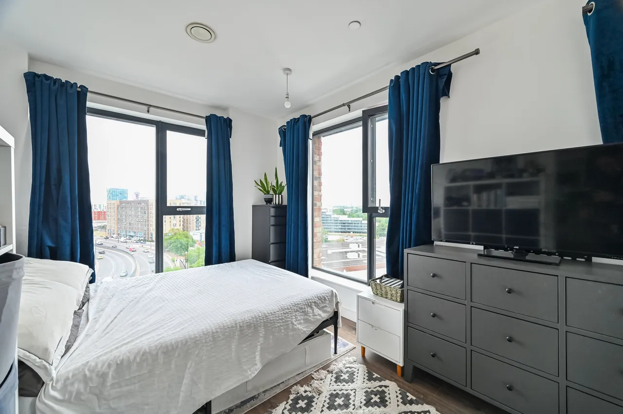 Flat 605 (25% share), Headwater Point, photo 3