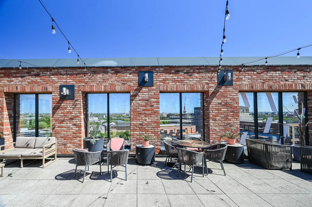 Flat 605 (25% share), Headwater Point, photo 11