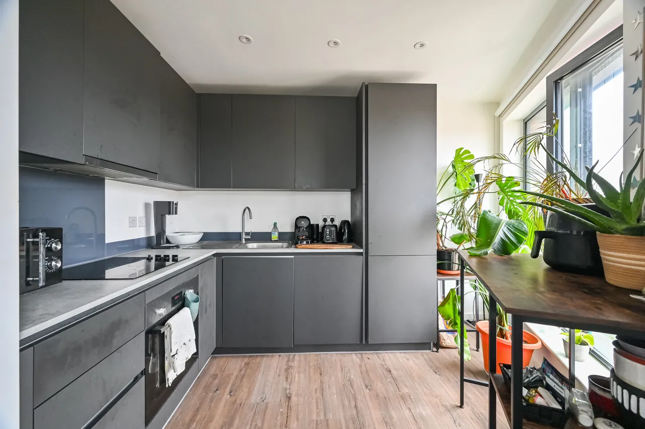 Flat 605 (25% share), Headwater Point, photo 2