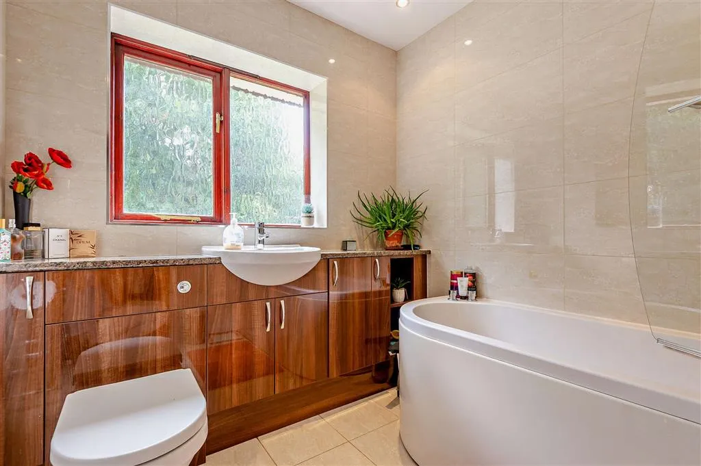 Trienna, Orton Longueville, PE2, photo 11
