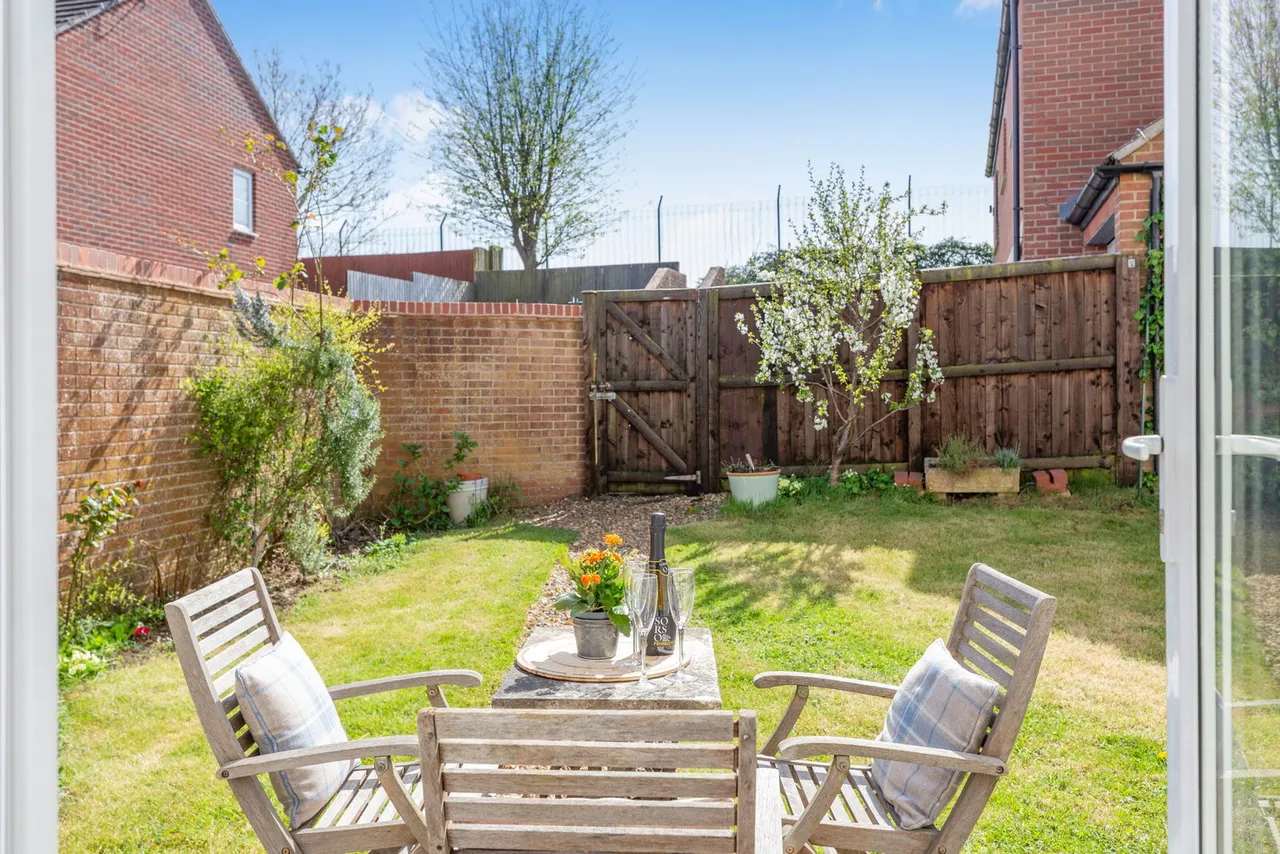 Bell Chase, Yeovil, BA20 2FE, photo 2
