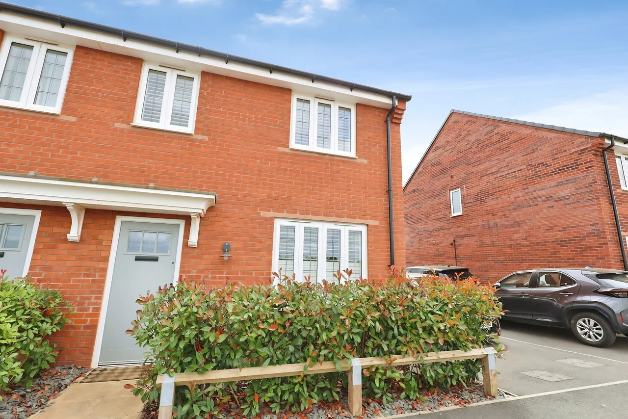 3 bed house for sale — Blackthorn Way Cullompton EX15 1QH