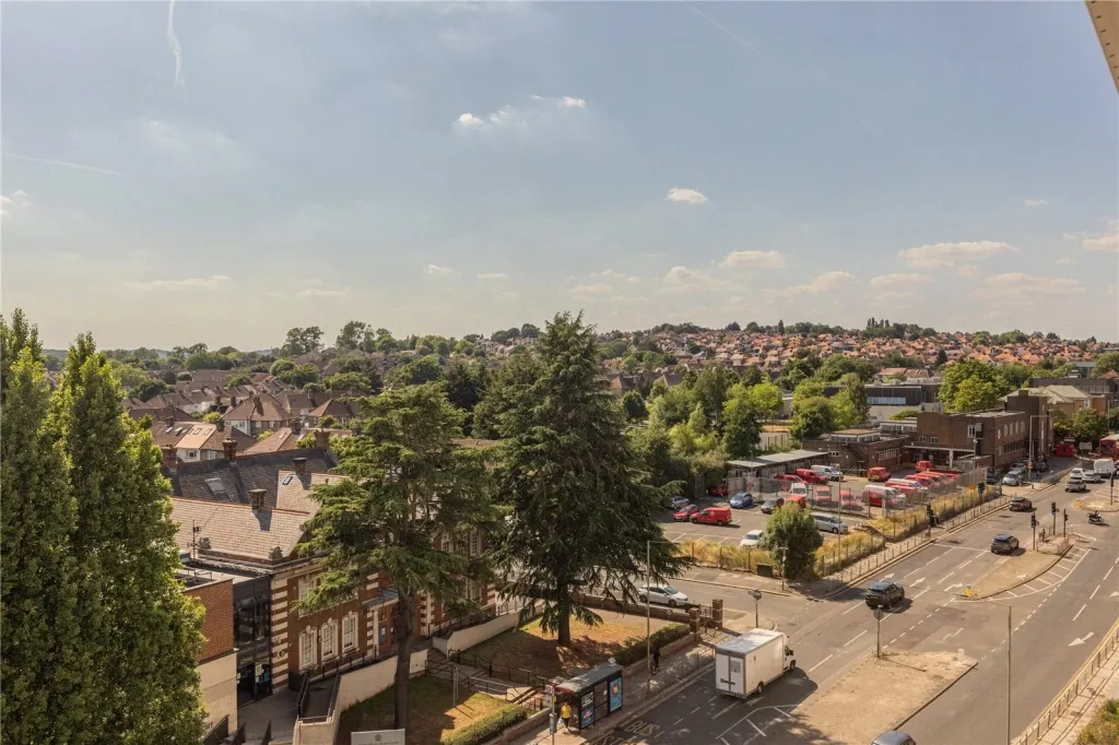 Henshaw Parade, Colindale, NW9, photo 5