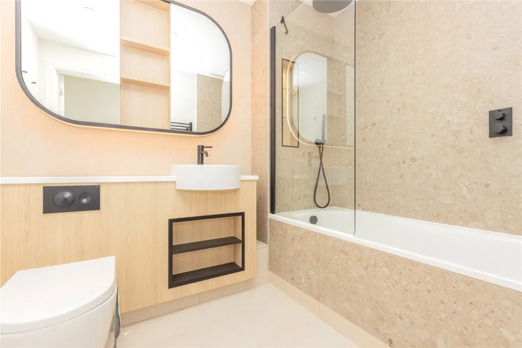 Henshaw Parade, Colindale, NW9, photo 2