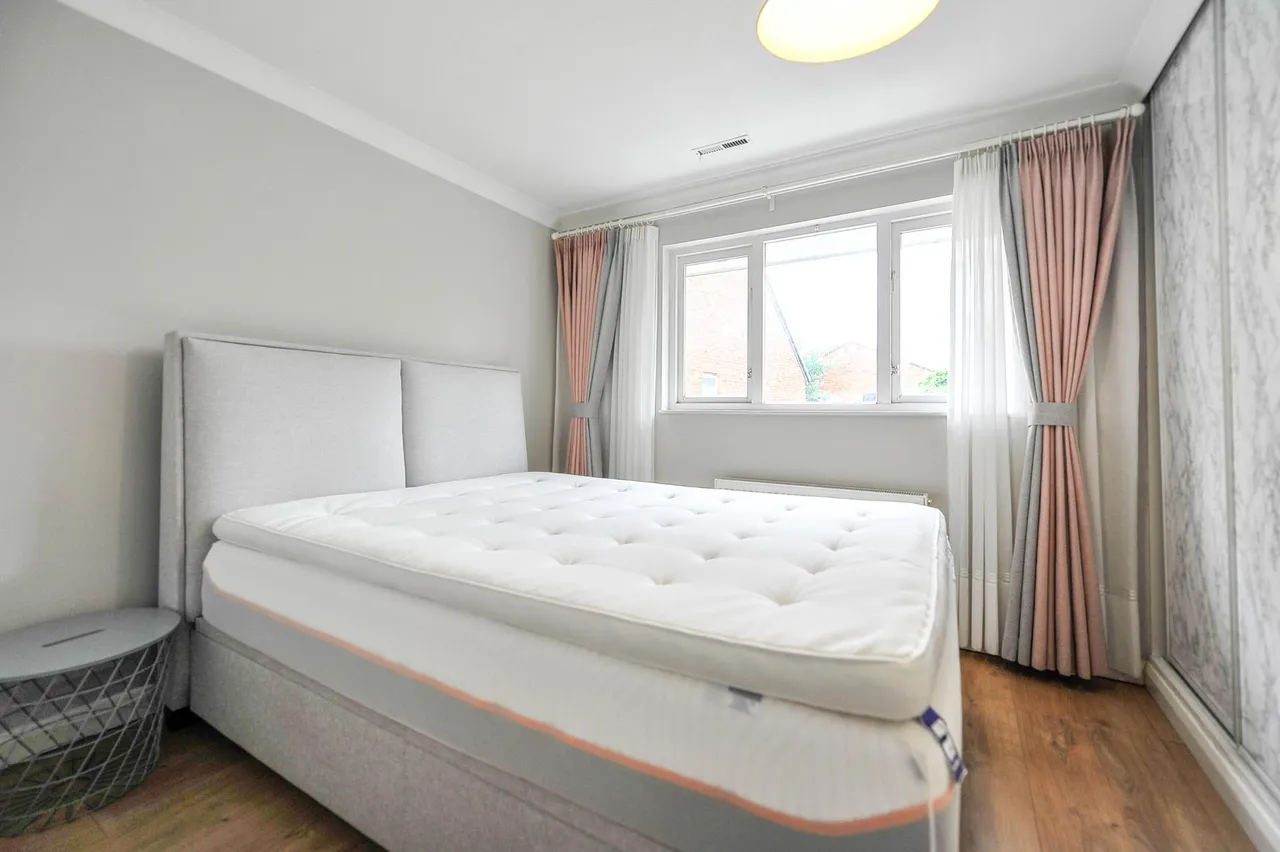 Ruskin Way, London, SW19, photo 10