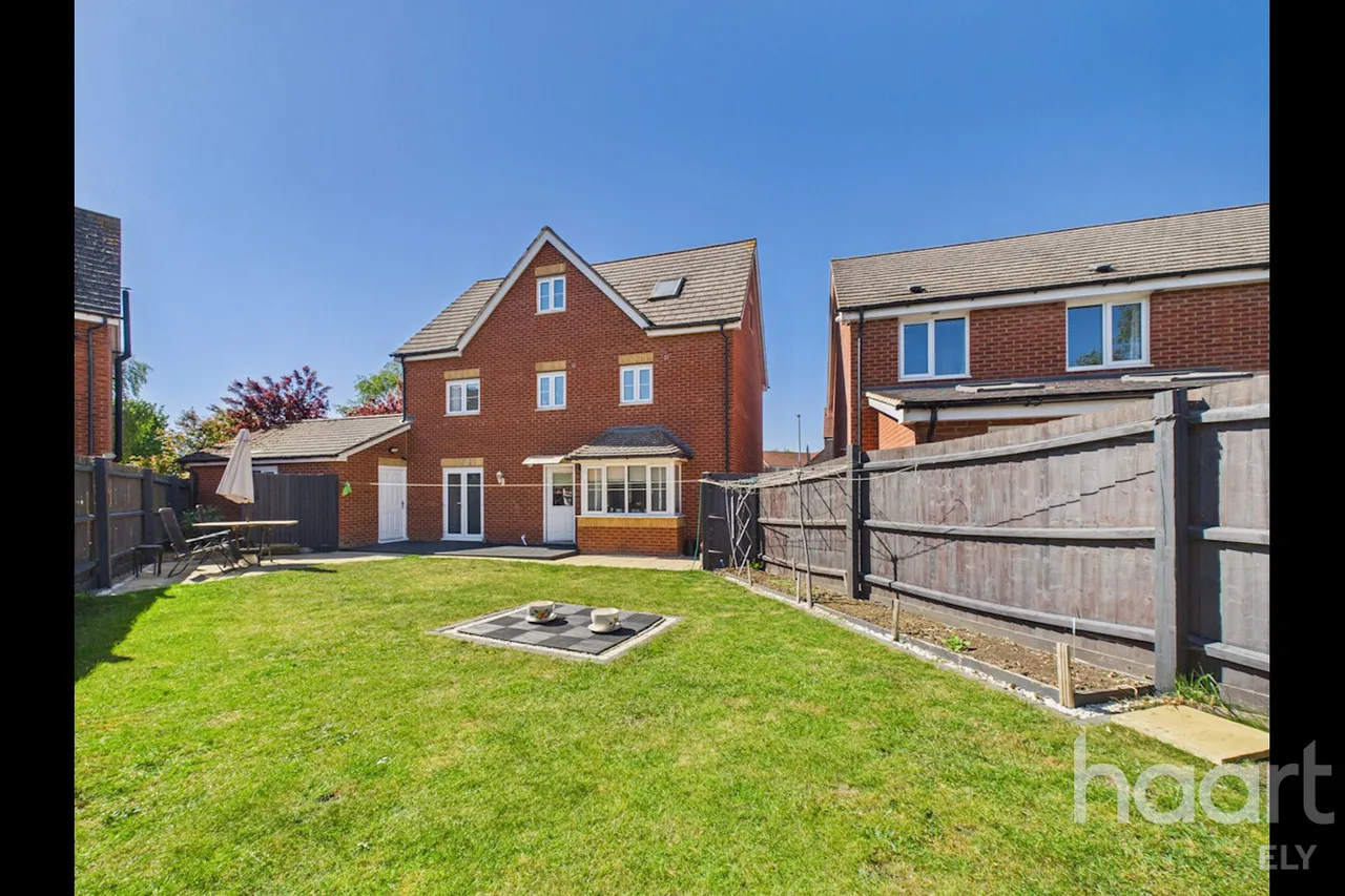 Lapwing Way, Soham, CB7, photo 3