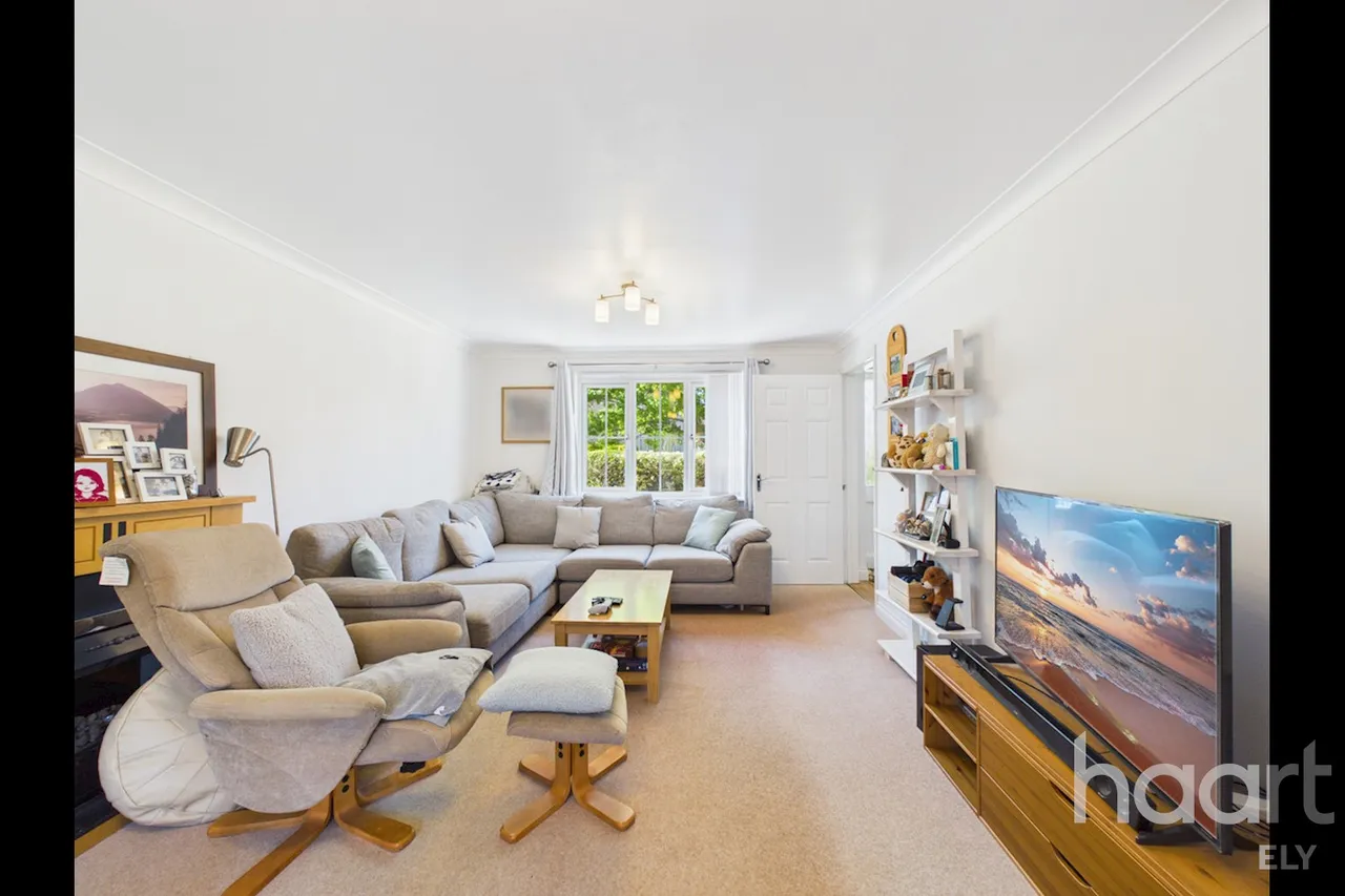 Lapwing Way, Soham, CB7, photo 4