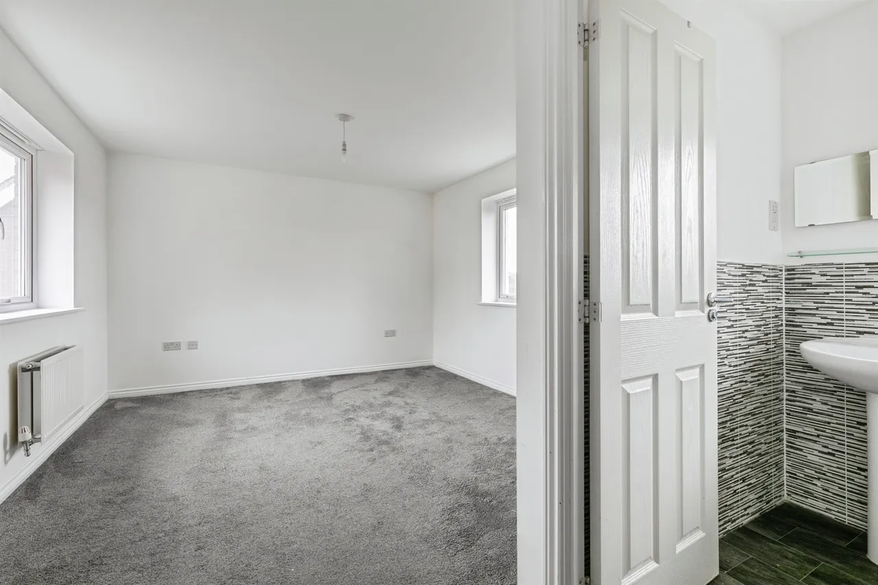 Vickers Way, Upper Cambourne, Cambridge, photo 11
