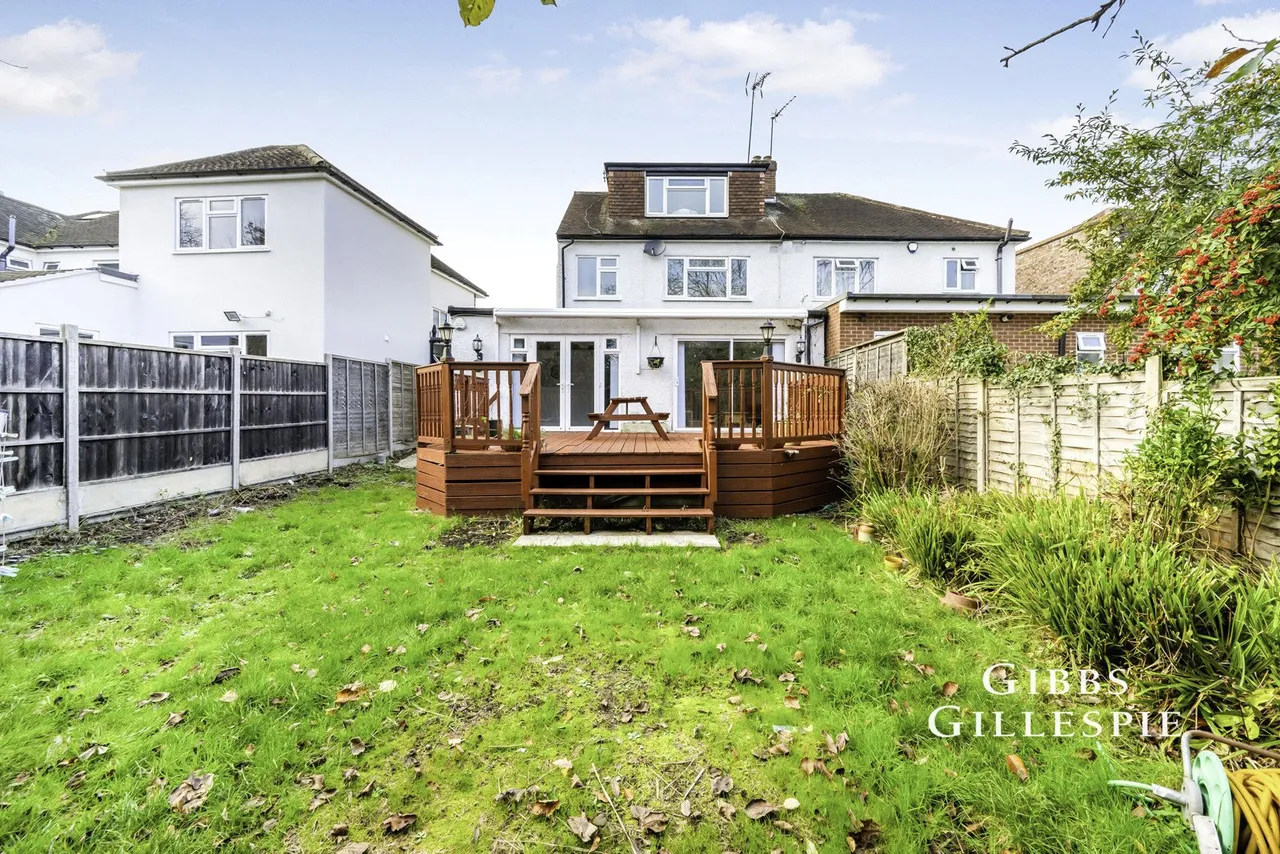 St. Michaels Crescent, Pinner, HA5, photo 2