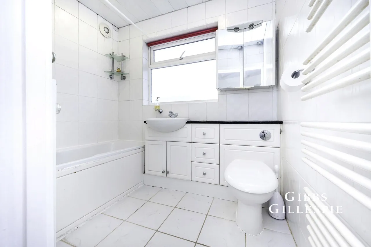 St. Michaels Crescent, Pinner, HA5, photo 8